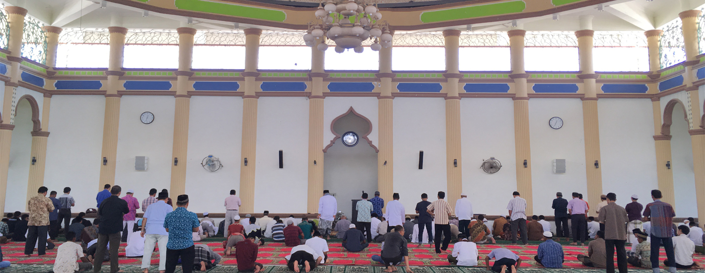 shalat_dimasjid_unsyiah